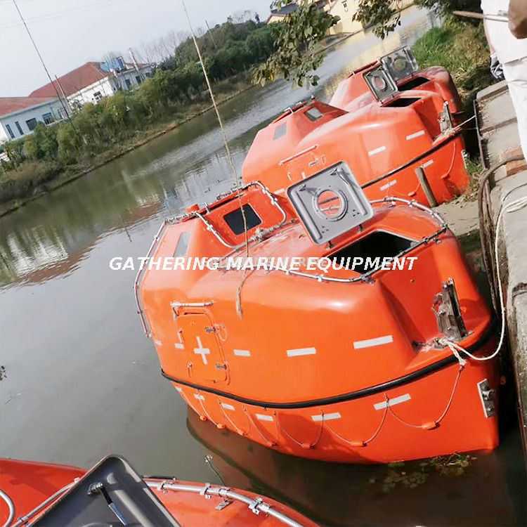 Bateaux de sauvetage SOLAS Canot de sauvetage totalement fermé avec bossoir de type gravité
