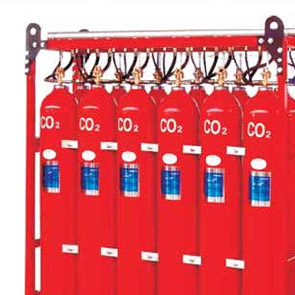 Quels sont les avantages de l’utilisation de systèmes d’extinction d’incendie au dioxyde de carbone sur les navires ?