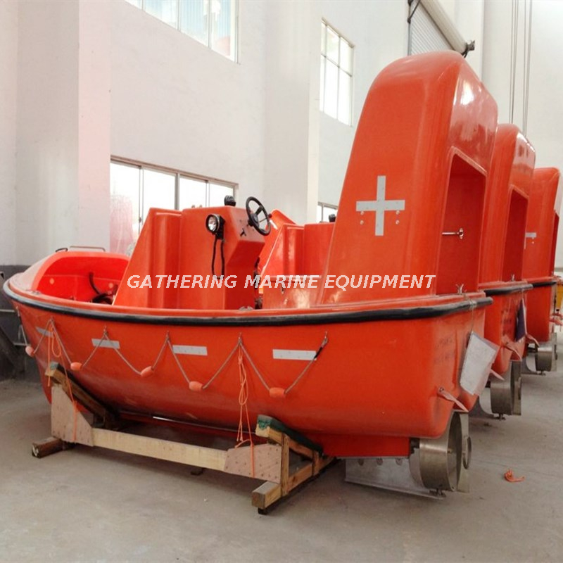 Bateau de sauvetage avec moteur intégré 