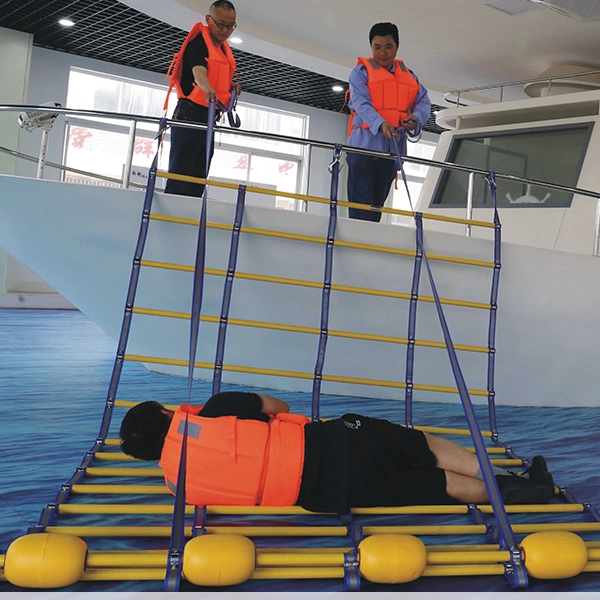 Quelles compétences un sauveteur doit-il posséder lorsqu'il utilise une pelle de sauvetage maritime ?