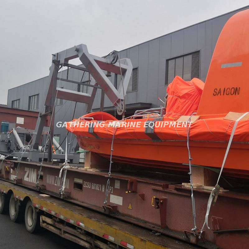 Davit de type A et canot de sauvetage FRC