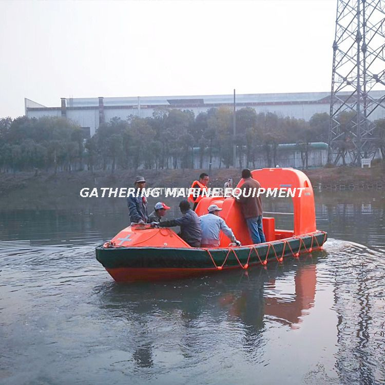 Bateau de sauvetage rapide FRC SOLAS en fibre de verre pour 6 à 15 personnes