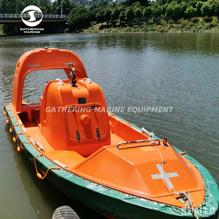 Bateau de sauvetage rapide FRC SOLAS en fibre de verre pour 6 à 15 personnes
